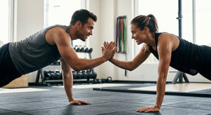 Duo fitness oefeningen voor thuis en de sportschool